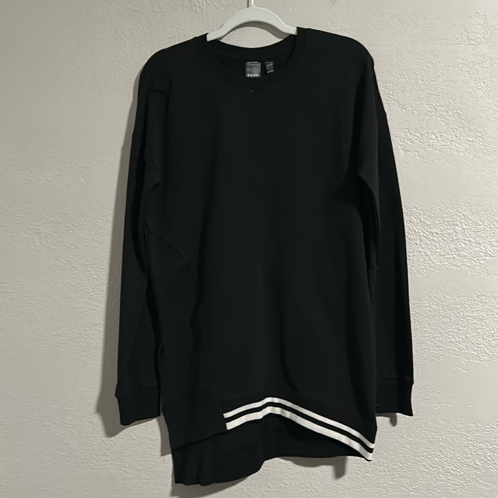 Central Park Active Size M Sweatshirt Asymmetrical Hem and Side Slit